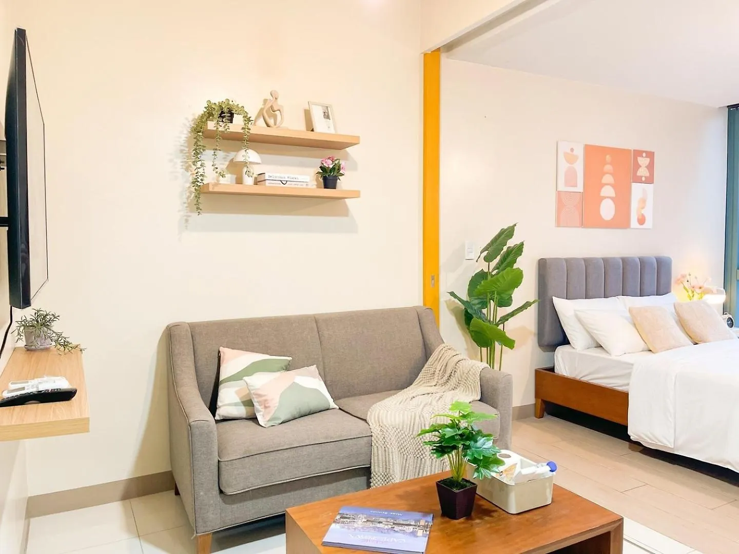 Holiday home Prime Bgc Condo: Uptown Mall & Hyatt #Ournw21N Manila